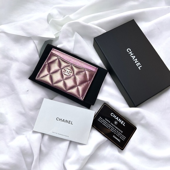 🔥 EUC CHANEL 2020 IRIDESCENT LAMBSKIN QUILTED CARDHOLDER 🔥 - Picture 5 of 13